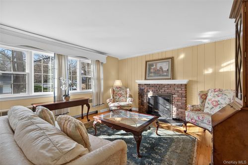 31 Fairfields Lane, Huntington, NY, 11746 | Card Image
