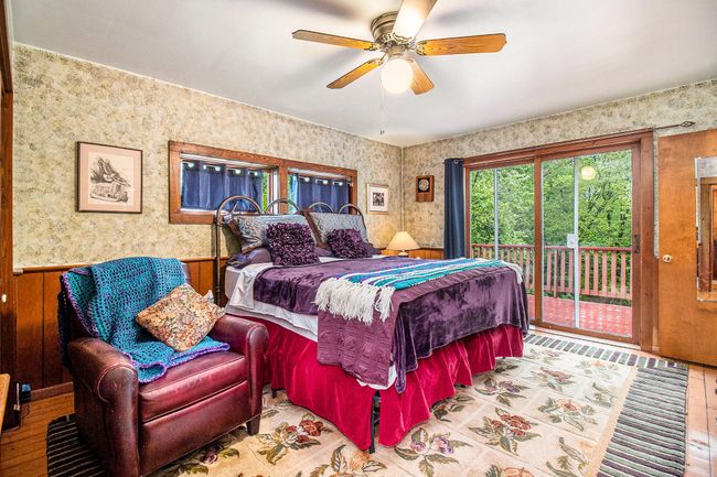 488 4 Th St, House other with 6 bedrooms, 2 bathrooms and null parking in Manistee MI | Image 18
