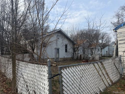 2433 Pennsylvania Ave, Flint, MI, 48506-3844 | Card Image