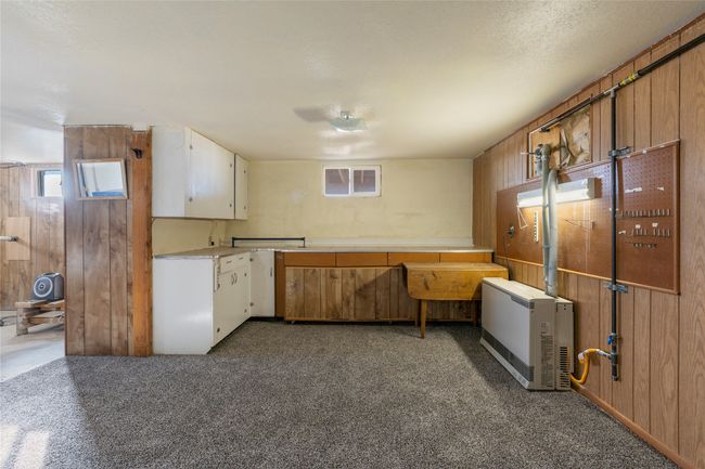 Lower-level kitchenette adds extra functionality | Image 59