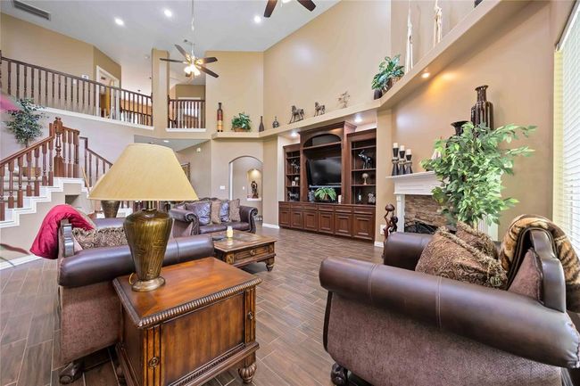 10714 Crestwater Cir, House other with 5 bedrooms, 5 bathrooms and 3 parking in Magnolia TX | Image 10