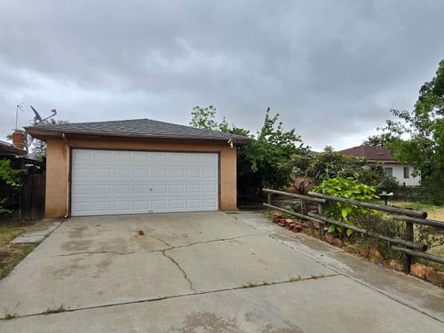 1405 Sonora St, Madera, CA, 93638-1533 | Card Image