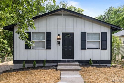3615 Gilham Ave, Alton, IL, 62002-4115 | Card Image