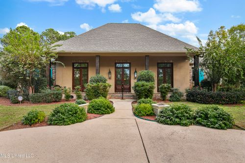1 Eastbrooke Cir, Madison, MS, 39110-6536 | Card Image