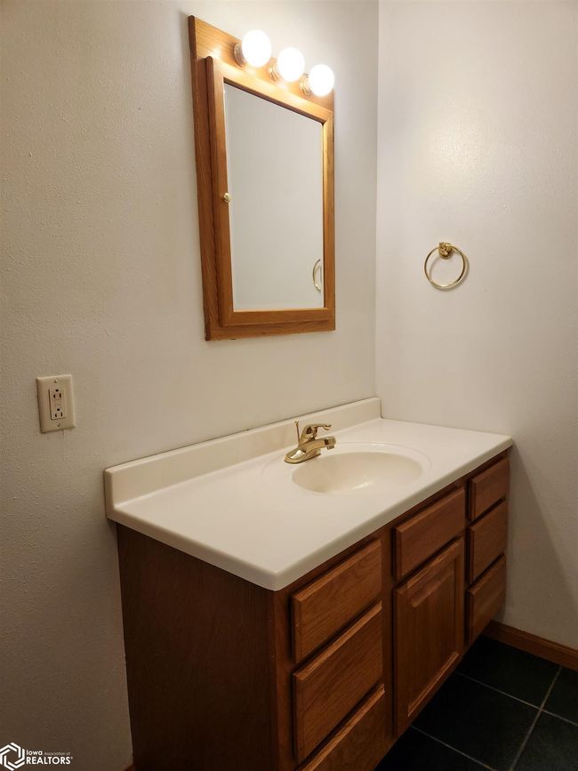 1128 Prince St, House other with 5 bedrooms, 4 bathrooms and null parking in Grinnell IA | Image 9