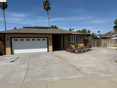 1370 Willow Lake Rd, Discovery Bay, CA, 94505-1222 | Card Image