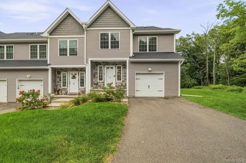 809 Fairway Ct, New Windsor, NY, 12553-6986 | Card Image