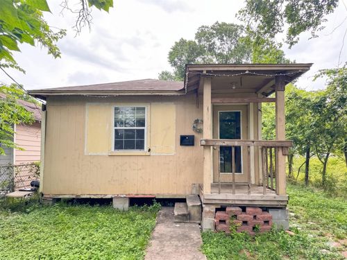 8025 Avenue E, Houston, TX, 77012-1328 | Card Image