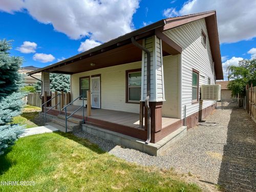 77 Lay St, Winnemucca, NV, 89445-3425 | Card Image