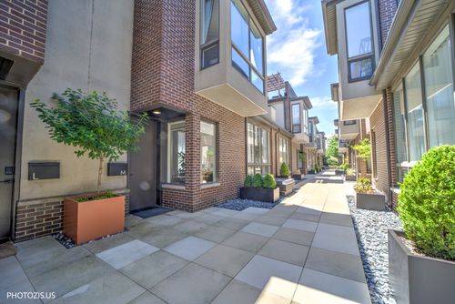 m-1757 Paulina St, Chicago, IL, 60622-1156 | Card Image