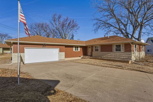 221 Hilltop Ct, Milan, IL, 61264-3052 | Card Image