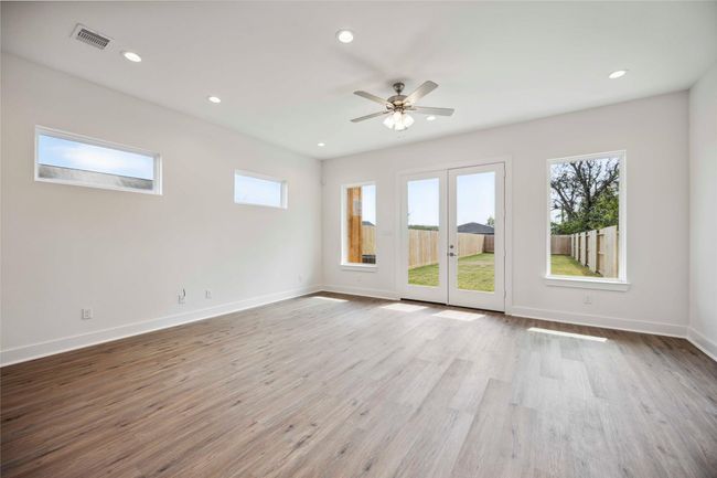 Living Area | Image 5