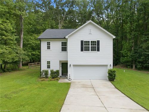527 Dogwood Dr, Liberty, NC, 27298-2722 | Card Image