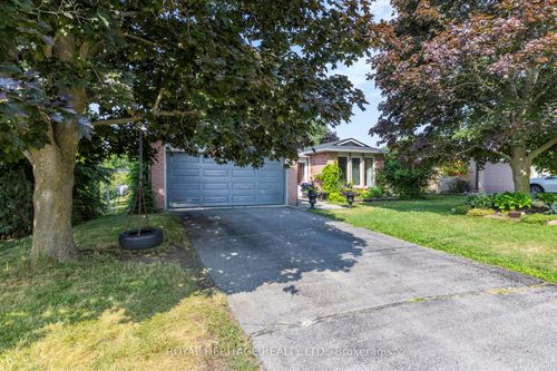 150 Sanderling Cres, Lindsay, ON, K9V5L4 | Card Image