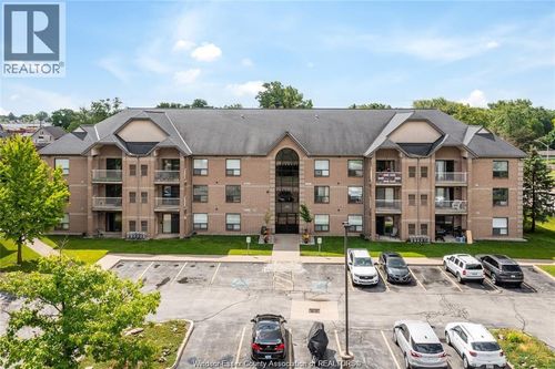 315-451 Grand Marais Rd W, Windsor, ON, N9E4S2 | Card Image