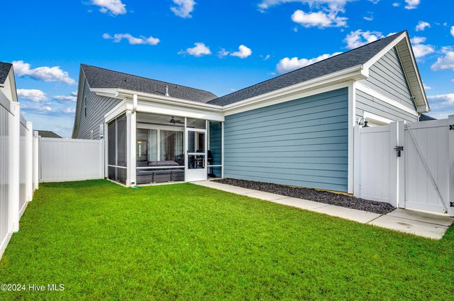 Privacy Fenced yard | Image 30
