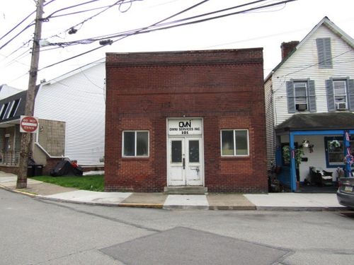 101 Middle Ave, Wilmerding, PA, 15148-1321 | Card Image