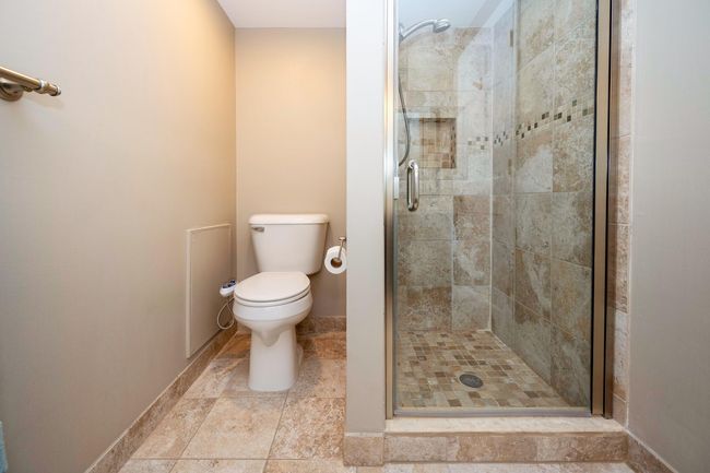 Primary bath | Image 26