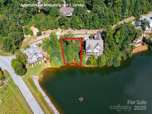 4-54 Narrows Run Loop, Hendersonville, NC, 28791-2835 | Card Image