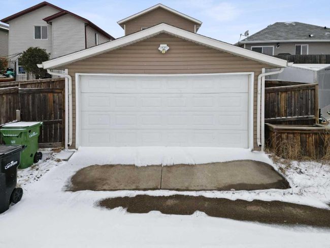 4513 73 A Street, Home with 4 bedrooms, 2 bathrooms and 2 parking in Camrose AB | Image 2