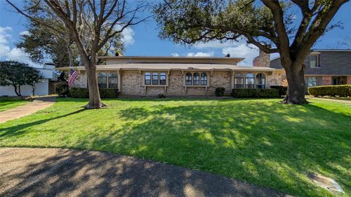 10504 Berry Knoll Dr, Dallas, TX, 75230-4245 | Card Image