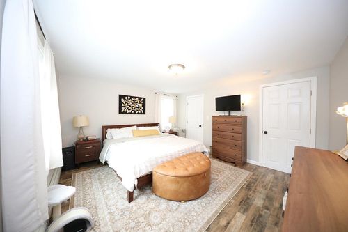 9 Lowell Ave, Dover, NH, 03820-2705 | Card Image