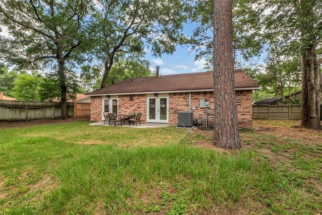 To the backyard! 13, 200sqft of a lot. | Image 31