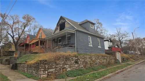 3501 E 26th St, Kansas City, MO, 64127-4320 | Card Image