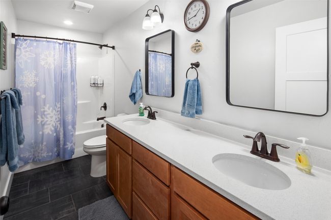 Large upper level full bathroom. | Image 49