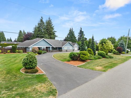 5826 246 St, Langley, BC, V2Z1H1 | Card Image