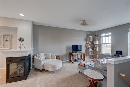 3105 Prospect Dr, Sun Prairie, WI, 53590-7010 | Card Image