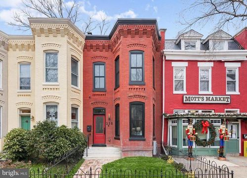 235 12th St Se, WASHINGTON, DC, 20003-1401 | Card Image