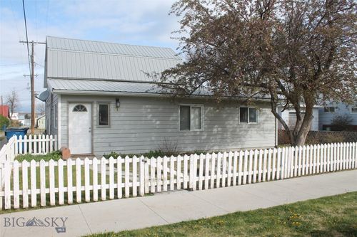 212 E 3rd Ave, Big Timber, MT, 59011-7877 | Card Image