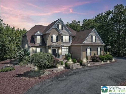 389 Joanne Ct, Bartonsville, PA, 18321-7774 | Card Image