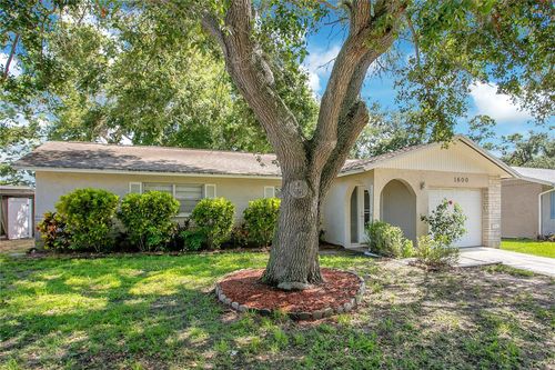 1600 Amberlea Dr N, DUNEDIN, FL, 34698-4717 | Card Image