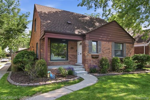 1268 Brys Dr, Grosse Pointe Woods, MI, 48236-1286 | Card Image