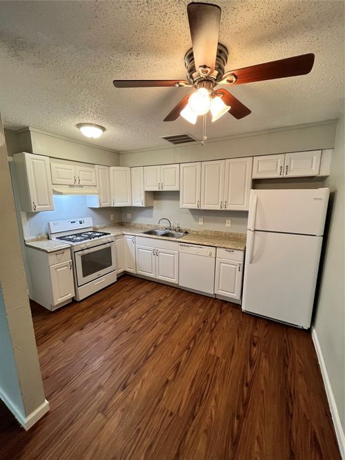apt-104-4906 W Gate Blvd, Austin, TX, 78745-1431 | Card Image