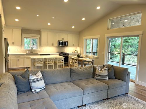 3016 Memory Ln, Leavenworth, WA, 98826-9745 | Card Image