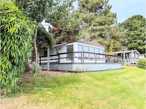 2371 N Menzies Ct, Portland, OR, 97217-8218 | Card Image