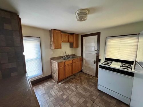 upper-339 E Market Street Ext, Corning, NY, 14830-2914 | Card Image