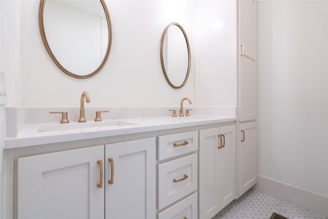 1605 S Main St, House other with 3 bedrooms, 4 bathrooms and 5 parking in Georgetown TX | Image 24