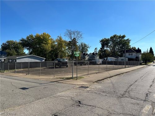 1412 Lynn St, Parkersburg, WV, 26101 | Card Image