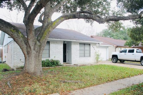 202 Byron Ln, Victoria, TX, 77901-2517 | Card Image