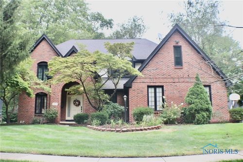 2910 Tracewood Dr, Toledo, OH, 43617-2305 | Card Image