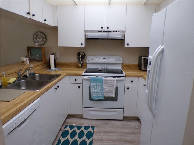 APT-210 - 756 White Pine Tree Rd, Condo with 2 bedrooms, 2 bathrooms and null parking in Venice FL | Image 19