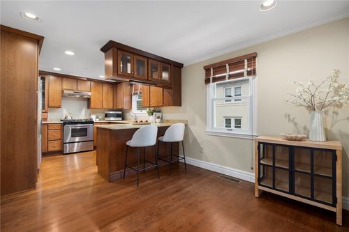 8-22 Miles Ave, Providence, RI, 02906-4215 | Card Image