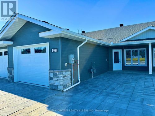 22 Golf Ave, Kapuskasing, ON, P5N3J6 | Card Image