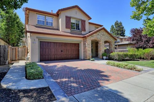 1250 Sunrise Dr, Gilroy, CA, 95020-9610 | Card Image