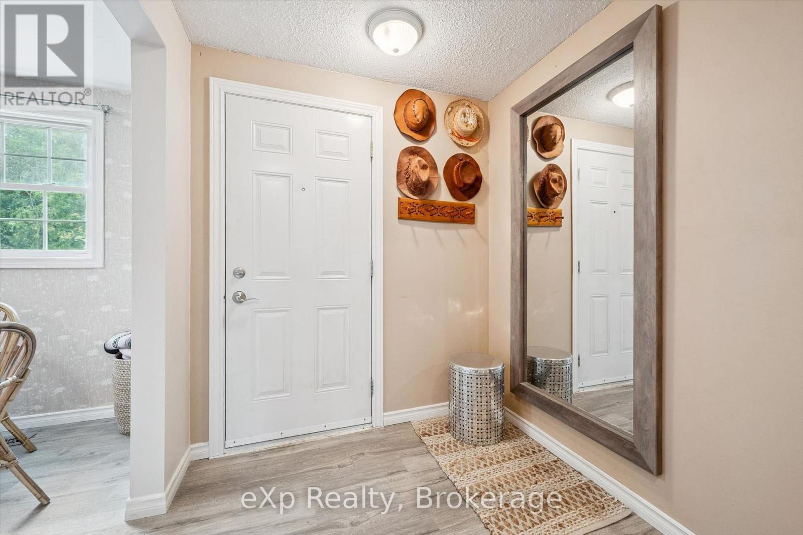 Residential in Guelph (Dovercliffe Park/Old University) 5