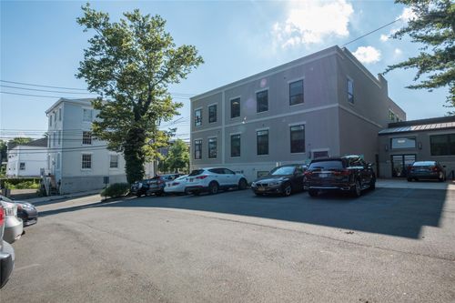 42 Main St, Nyack, NY, 10960-3204 | Card Image